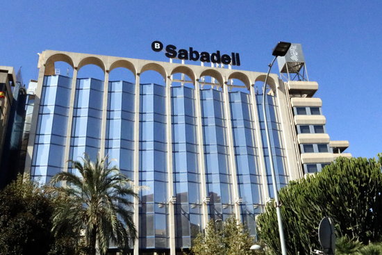 Banc Sabadell headquarters in Alicante (by José Soler)